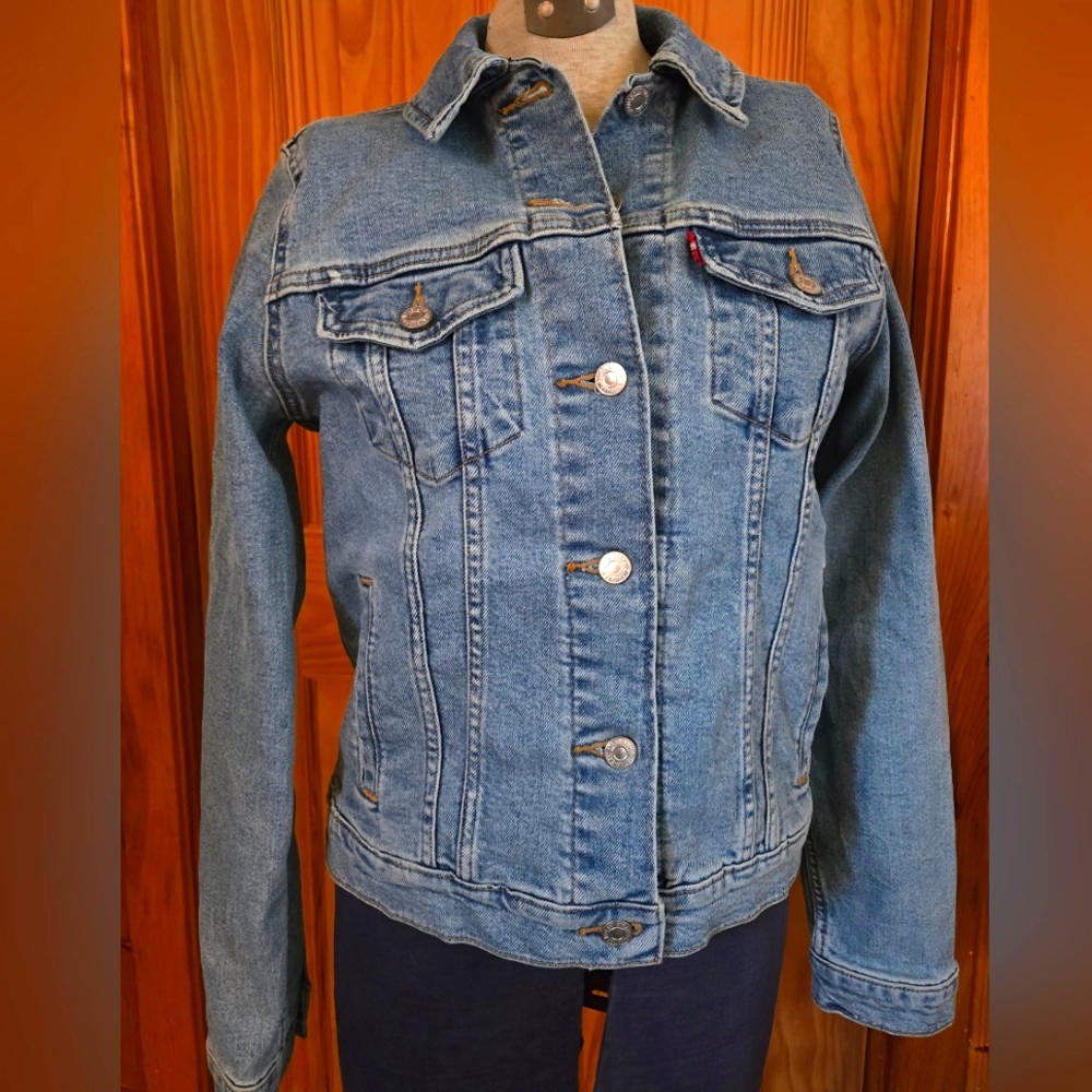 Levi's denim red tab jean jacket women's Medium NEW vintage fall coat